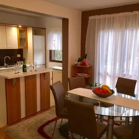 Apartamento Geraeumige Mit Schoenem Garten By Interhome Vir