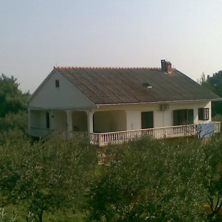 Geraeumige Mit Schoenem Garten By Interhome *