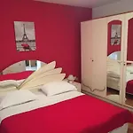 Geraeumige Mit Schoenem Garten By Interhome Apartman Vir