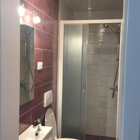 Geraeumige Mit Schoenem Garten By Interhome Apartmán