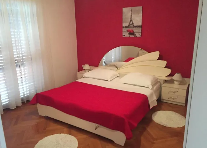 Geraeumige Mit Schoenem Garten By Interhome * Vir
